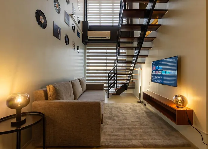 Stunning View Loft Type 1 Bedroom In Circulo Near Bridgetowne, Eastwood Fast Wi-fi Manila