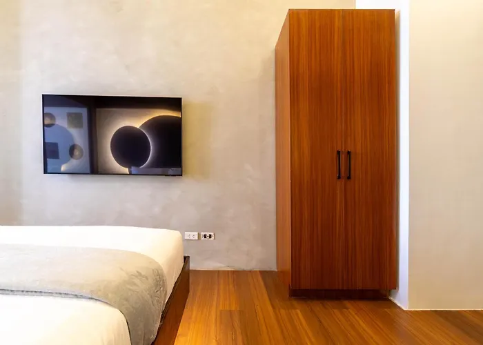Apartment Stunning View Loft Type 1 Bedroom In Circulo Near Bridgetowne, Eastwood Fast Wi-fi *