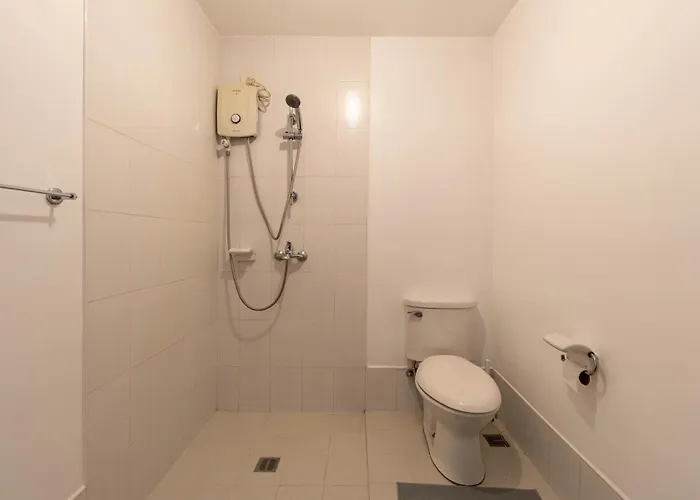 Stunning View Loft Type 1 Bedroom In Circulo Near Bridgetowne, Eastwood Fast Wi-fi