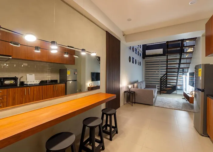 Apartment Stunning View Loft Type 1 Bedroom In Circulo Near Bridgetowne, Eastwood Fast Wi-fi *