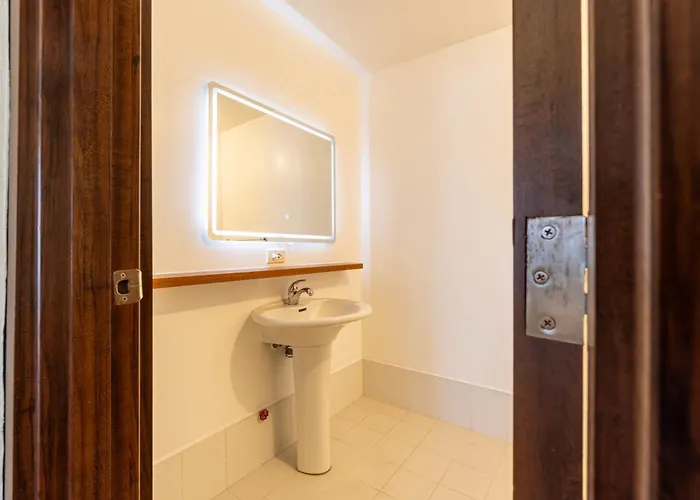 Stunning View Loft Type 1 Bedroom In Circulo Near Bridgetowne, Eastwood Fast Wi-fi Apartment Manila