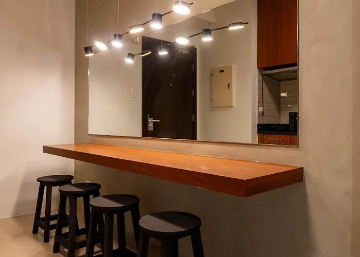 Stunning View Loft Type 1 Bedroom In Circulo Near Bridgetowne, Eastwood Fast Wi-fi Apartment