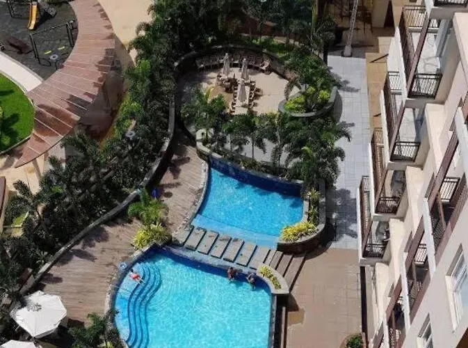 Stunning View Loft Type 1 Bedroom In Circulo Near Bridgetowne, Eastwood Fast Wi-fi Apartment *